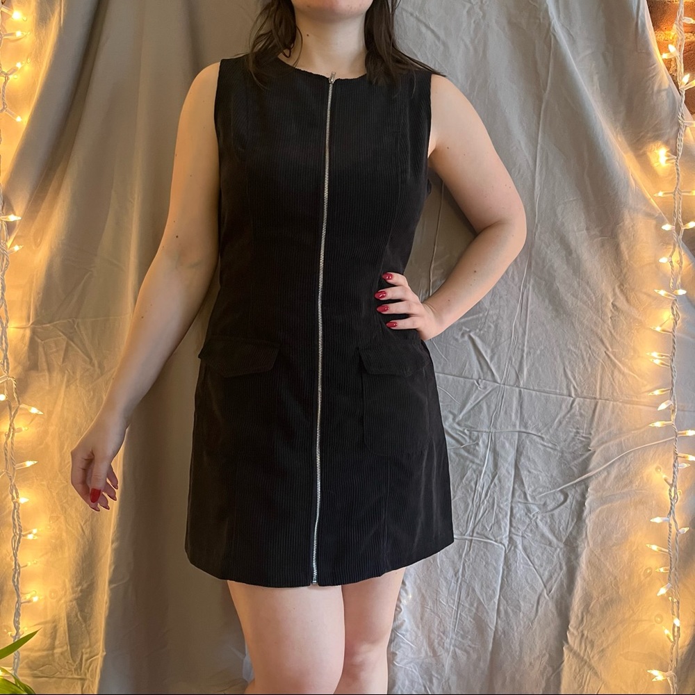 Corduroy jumper with belt